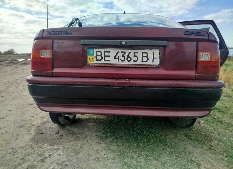 Продам Опель Вектра А, в боевом ходу за 62000 торг