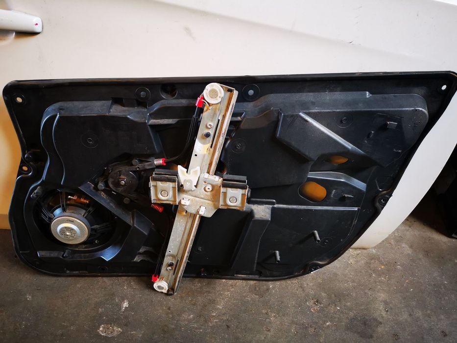 FORD FIESTA VI ELEVADOR FRENTE ESQUERDO