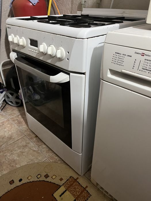 BEKO ~ Газова плита із електричною духовкою