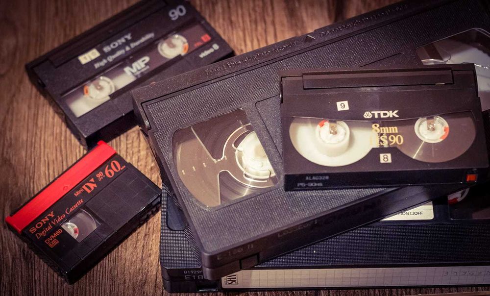 Zgrywanie materiałów z  kaset VHS, VHSC, Hi8, Digital8, MiniDV itp...