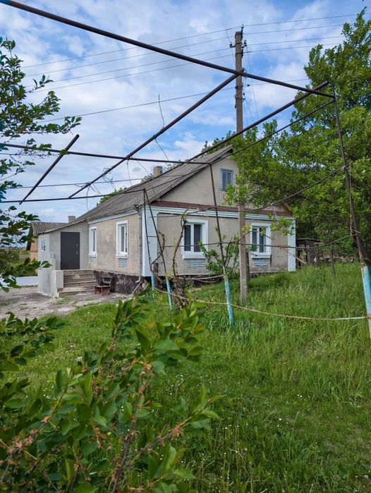 Продаж цегляного будинку з автономним опаленням