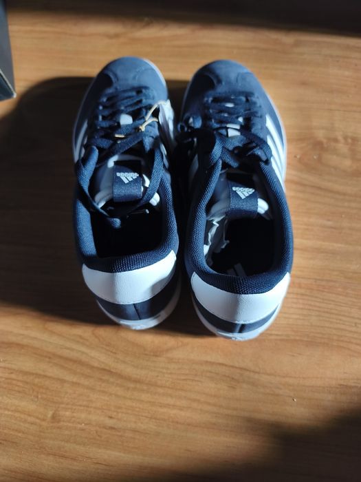 Ténis Adidas Novos
