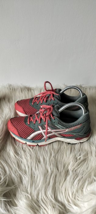 Buty sportowe damskie Asics Gel Zone 6 roz 40,5