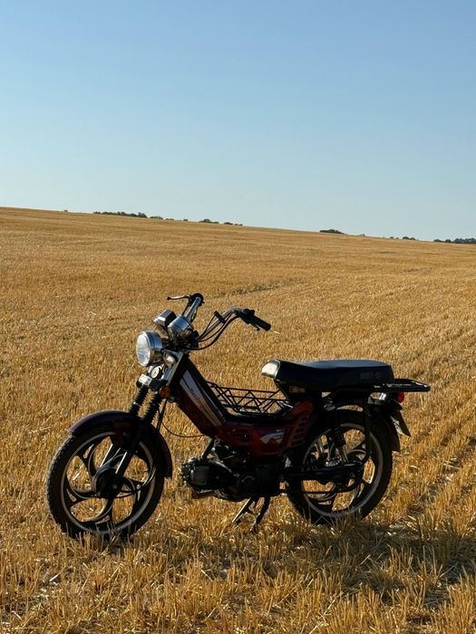 Продам мотоцикл Delta 110 см³ у непоганому стані.Технічно мотоцикл справний. З нюансів — пошкоджена проводка та відсутні водійські підніжки.