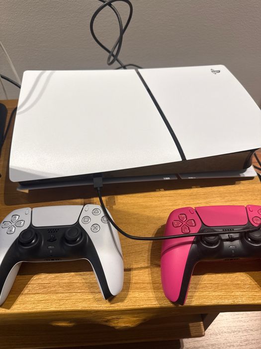 PS5 Slim Digital 1TB + 2 Comandos | Garantia até 2028 | Caixa e Fatura