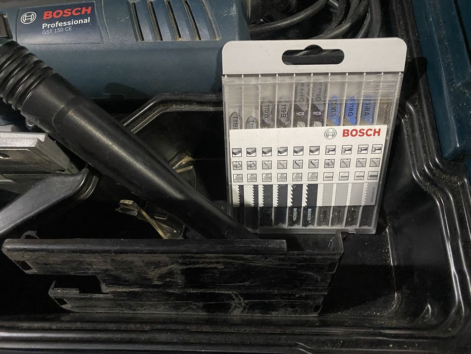 Serra vertical Bosch GST 150 CE