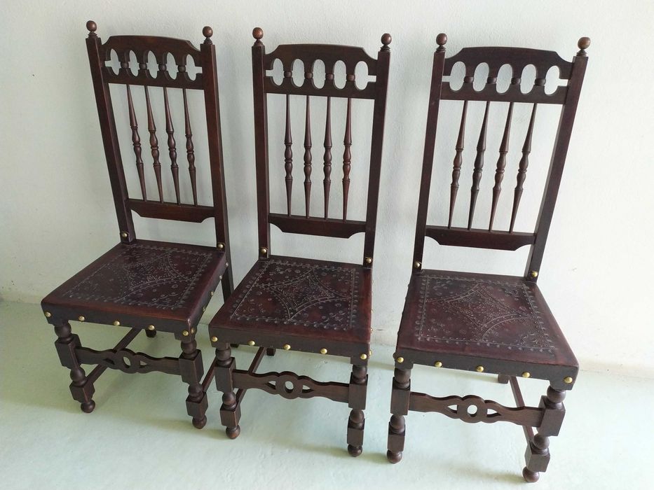 6 Fully Restored Wooden Chairs (€40 per unit)64740485318787121