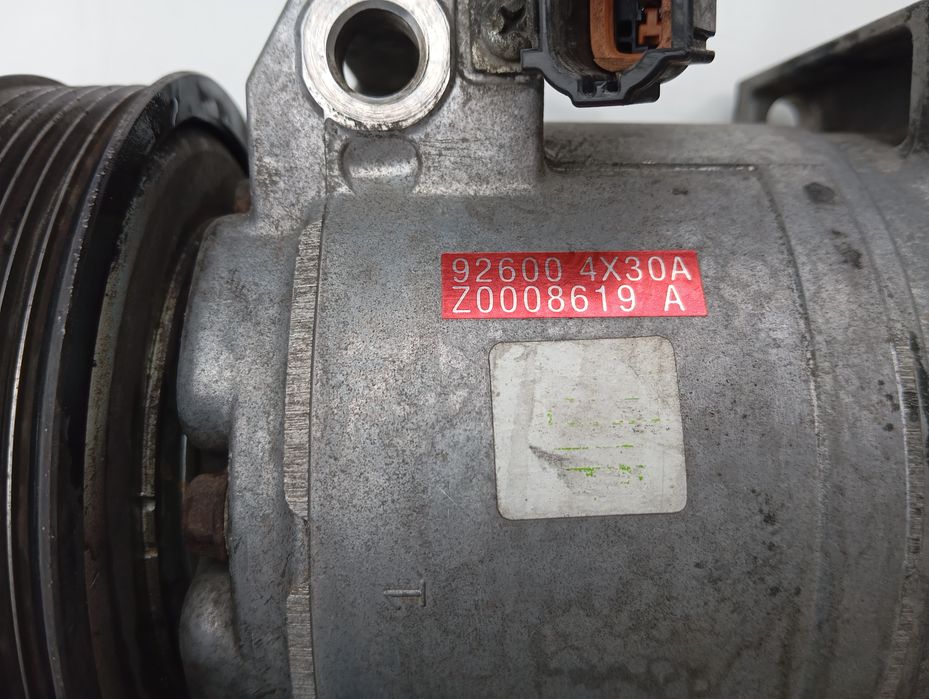 Nissan Cabstar Renault Maxity sprężarka klimatyzacji 2.5 DCI Wysyłka