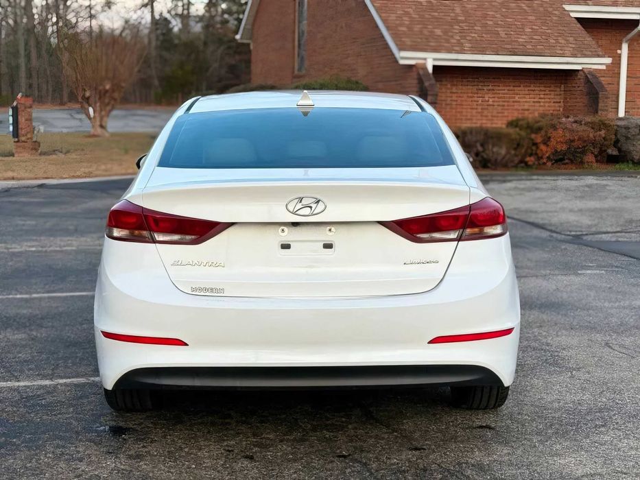 Hyundai Elantra      2017
