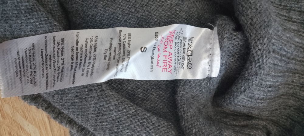 Pretty Little Thing sweterek damski typu oversize r. S
