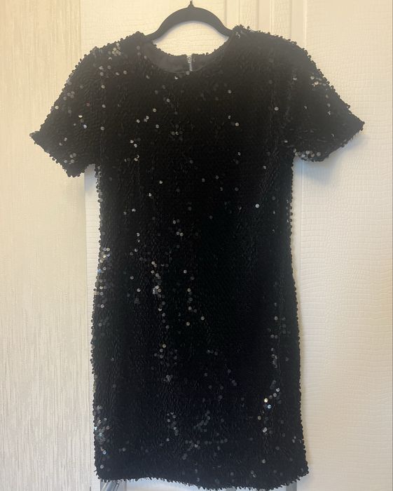 Нарядне плаття в класичному стилі