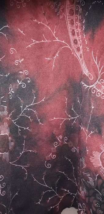 Bluzka wizytowa delikatnie połyskująca, ozdobne rękawy