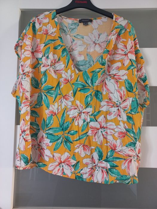 Bluzka damska w kwiaty
