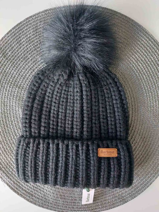 Czapka zimowa Barbour Saltburn Beanie z pomponem damska