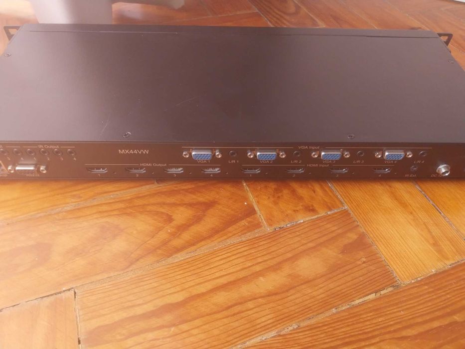 Blustream seamless 4x4 hdmi/vga switch. Sem o comando original