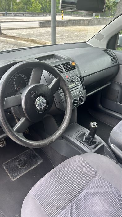 Volkswagen Polo 1.4 TDI  75 cavalos - cor cinza