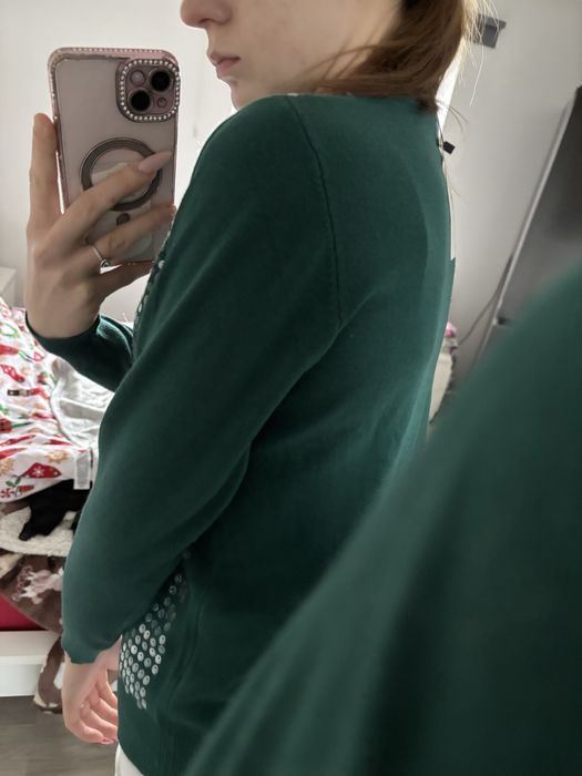 Sweterek cekiny. Zielony