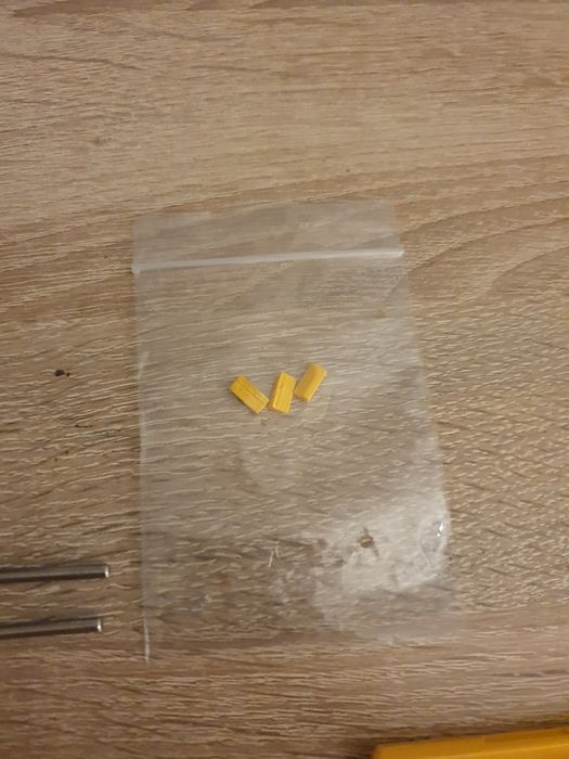 Dewalt DWST1-75663 Klapa górna oraz klapa baterii