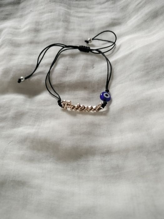 Bransoletka regulowana.