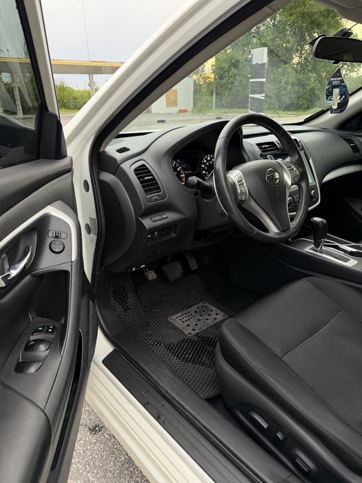 Nissan Altima 2017, 2.5 бензин Автомат