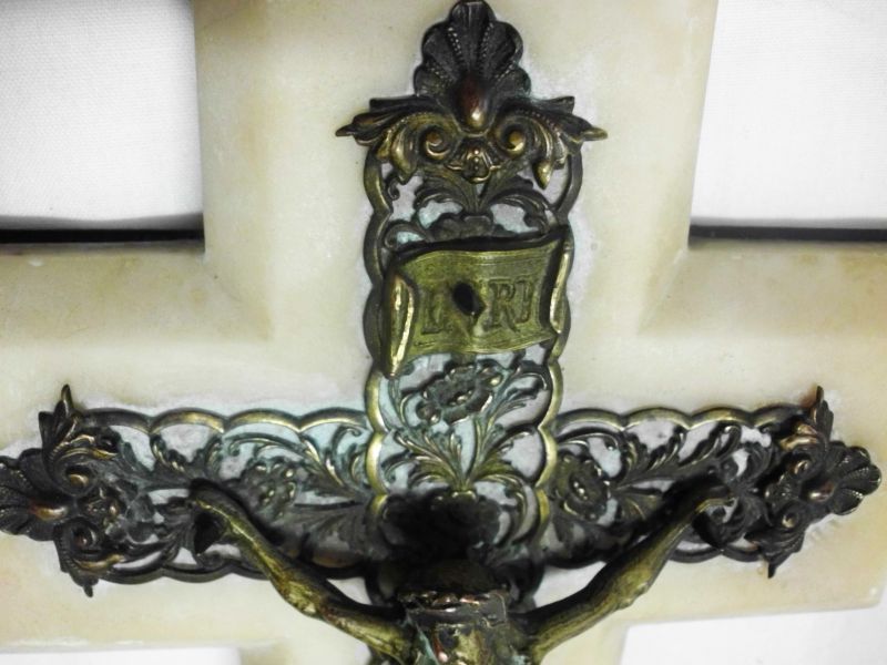 antiga pia de Água Benta em metal filigrana sob mármore-Art Nouveau