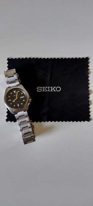 Seiko 5 (SRPE57K1)