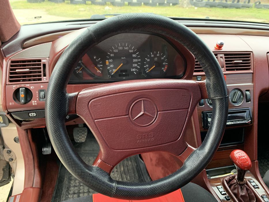 Mersedes-benz C180 W202 // 1993 // 1.8 газ/бензин // в хорошому стані