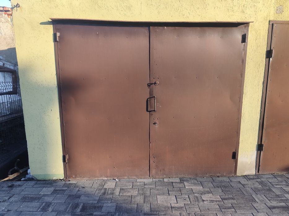 Brama garażowa używana