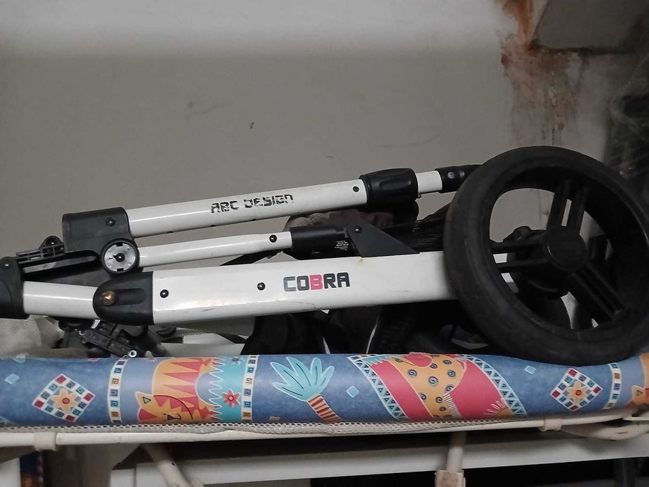Carrinho-cama para bebé