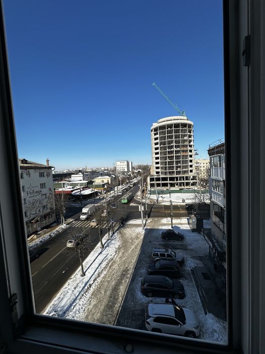 3 кімнатна вул Покровська  Центр