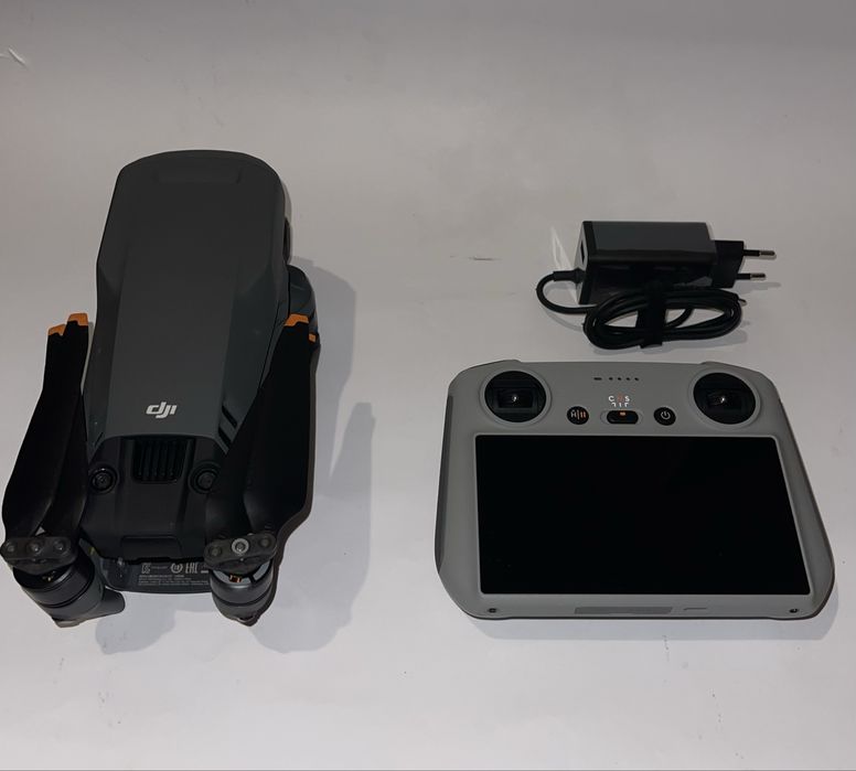 Квадрокоптер DJI Mavic 3 Pro (дрон)