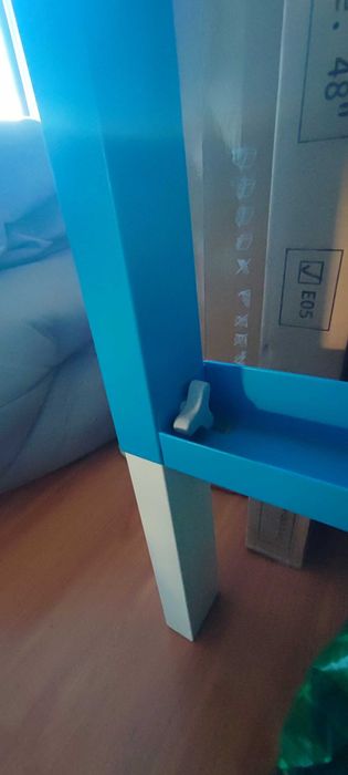 Secretária criança com estante