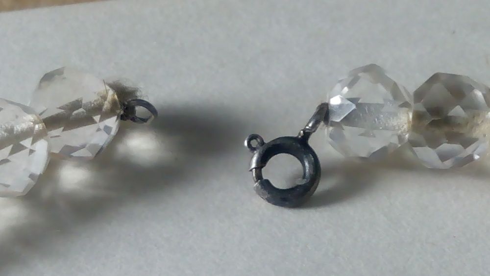 Бусы ссср горный хрусталь с серебряным замочком 875 пробы .