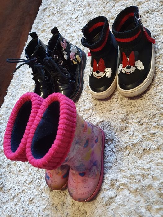 Фірмове взуття для дівчинки