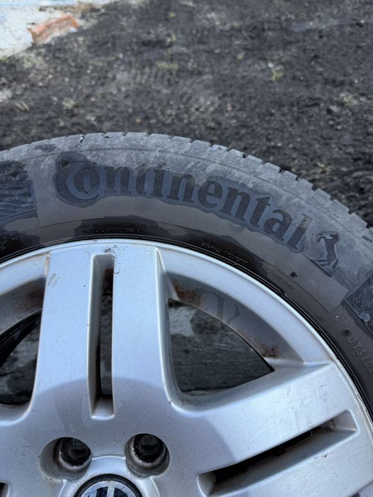 Felgi aluminiowe z letnimi oponami continental 195/65 R15