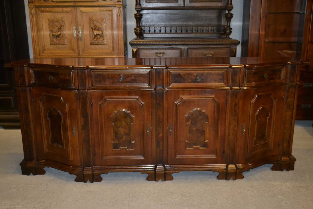 komoda włoska .orzech .238 cm.