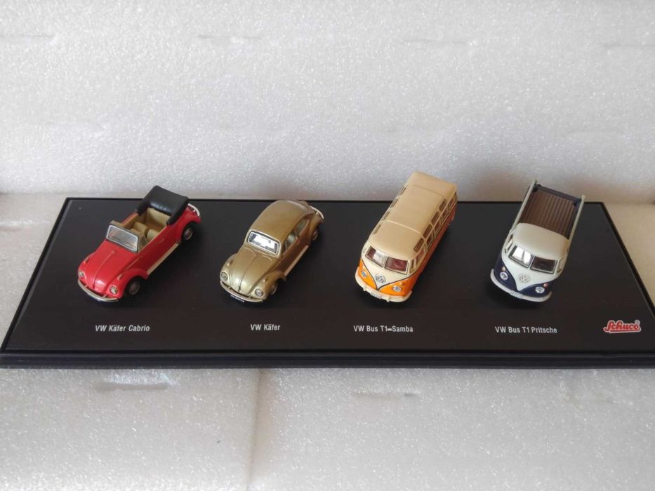 Expositor com Miniaturas da Volkswagen Vários Modelos.