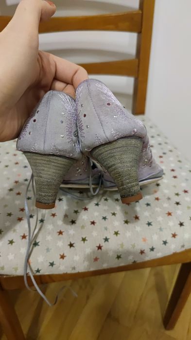 Взуття нарядне 42 Туфлі