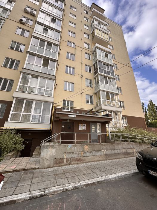 Продаж 2-кімнатна вул. Стрілецька