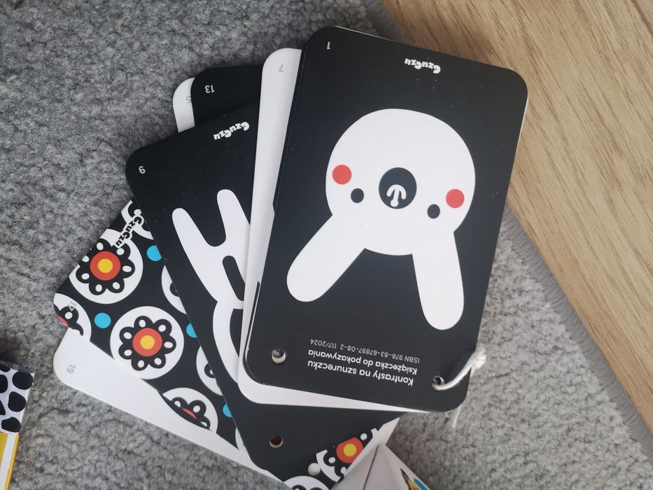 Kontrastowe zabawki dla niemowlaka