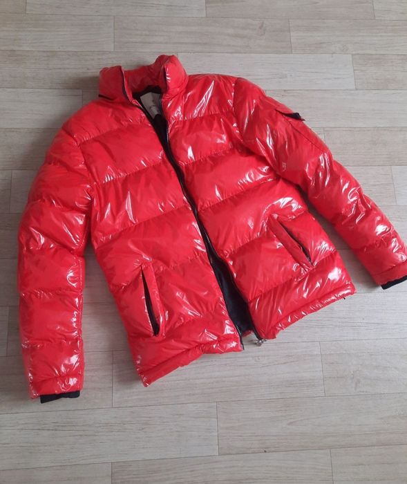 Czerwona kurtka Moncler M