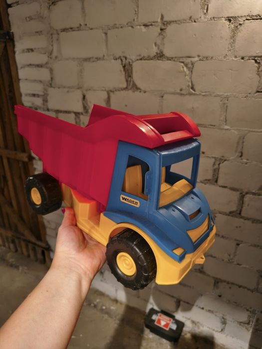 Duży samochód, wywrotka