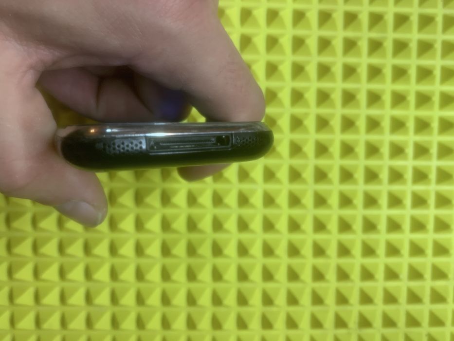 Телефон iPhone 2g 8gb