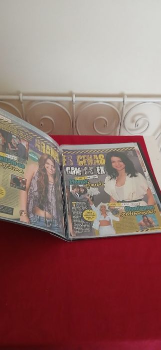 Dossier Miley, Selena e Demi, novo