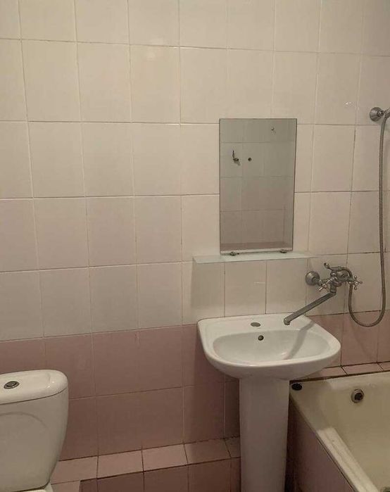 Продам 1-к. квартиру 45,3 кв.м. р Робоча вул. Національної Гвардії  AK