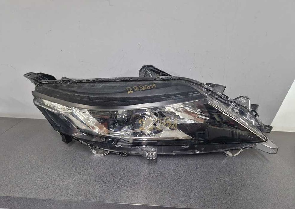 Mitsubishi L200 18r.- Lampa Przód Prawa