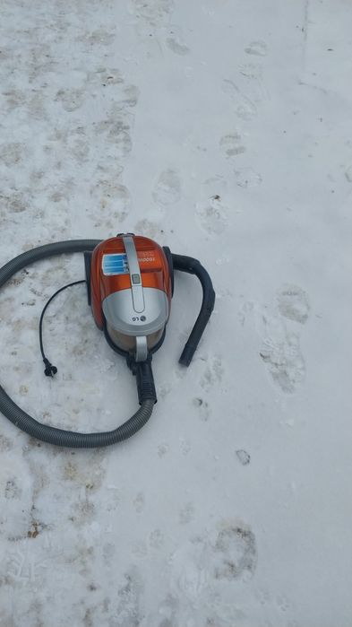 Продам пилосос  LG