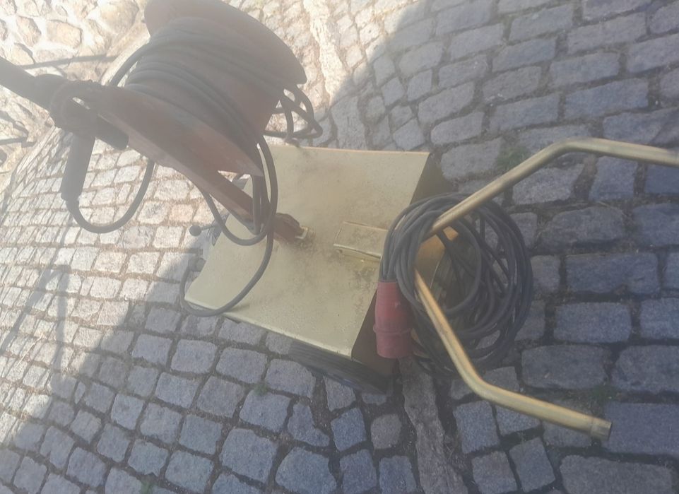 Aparelho de soldar ESAB 250A