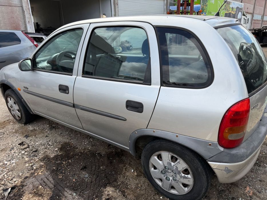 Opel Corsa B para peças