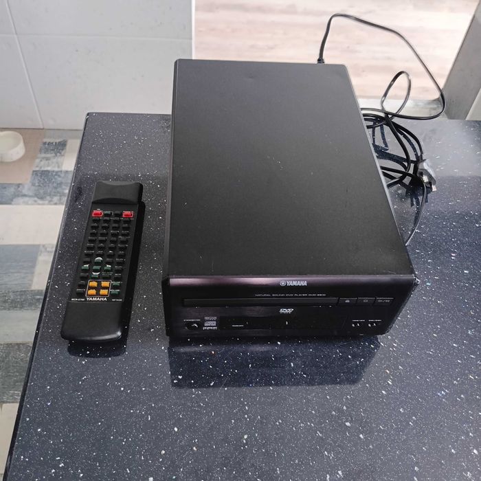 Yamaha DVD-E810 Pianocraft black czarny sprawny z pilotem